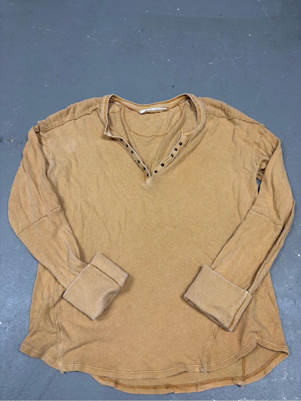 We the Free It’s A Wrap Slouchy Long Sleeve Henley Camel Tan Womens XL